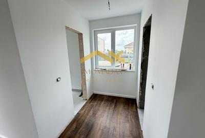 Duplex cu 4 camere cu Canalizare în Bucovăț (Remetea Mare)