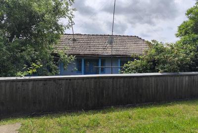 Casă cu Teren 1442 Mp în Cristești - 1