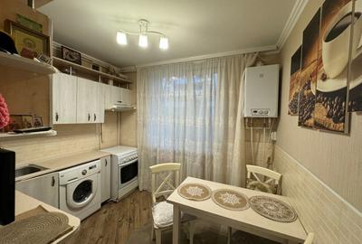 Apartament cu 3 camere decomandat în Central - 2