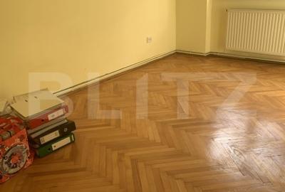 Apartament cu 3 camere decomandat în Calea București - 4