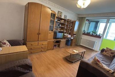 Apartament cu 3 camere decomandat în Pantelimon