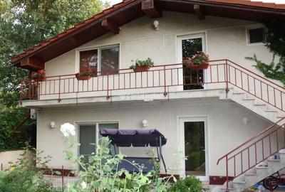 Casă cu 4 camere în Central - 1