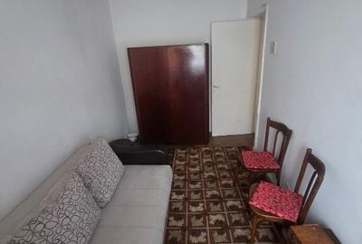 Apartament cu 3 camere, mobilat în Central