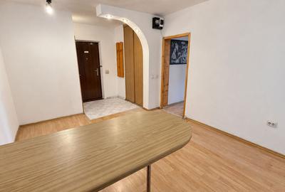 Apartament cu 2 camere decomandat în Moșilor