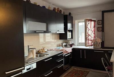 Apartament cu 3 camere decomandat în Valea Borcutului