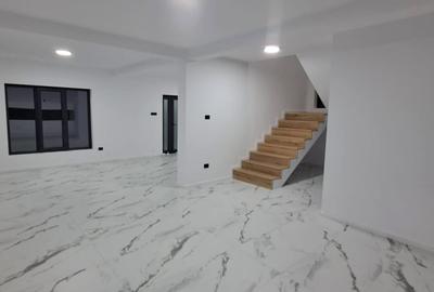 Casă cu 4 camere cu Teren 200 Mp în Est