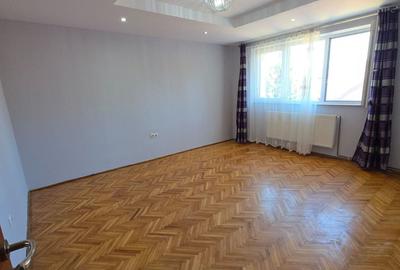 Apartament cu 3 camere în Burdea
