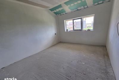 Casă cu 4 camere cu Teren 538 Mp în Priseaca - 11