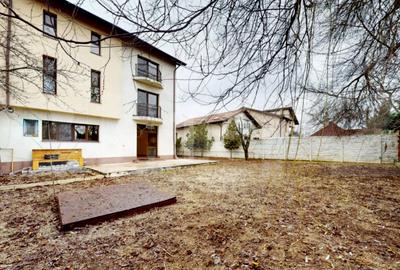 Casă cu 5 camere cu Teren 571 Mp în Central