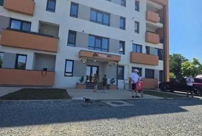 Apartament cu 2 camere decomandat în Micro 17