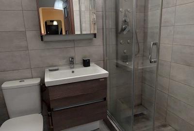 Apartament cu 3 camere semidecomandat în Unirii