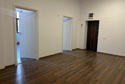 Birou, de 98 mp, în Central - 2