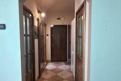 Apartament cu 3 camere decomandat, mobilat în Ultracentral