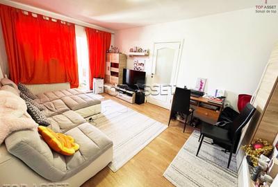 Apartament cu 4 camere semidecomandat în Mărgeanului