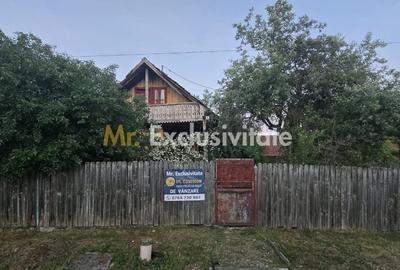 Casă cu 2 camere cu Teren 7769 Mp în Scoarța