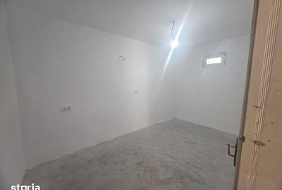 Casă cu 2 camere cu Teren 7350 Mp în Valea Vinului