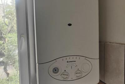 Apartament cu 3 camere decomandat în Micro 14