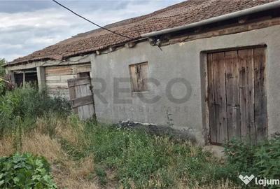 Casă cu 4 camere cu Teren 1993 Mp în Cheresig - 8