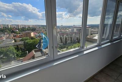 Apartament cu 3 camere decomandat în Semicentral