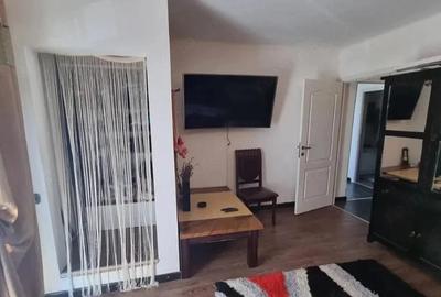 Casă cu 5 camere cu Teren 300 Mp în IAR