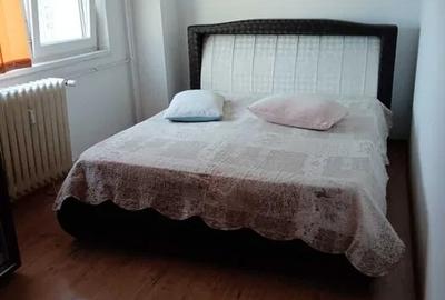 Apartament cu 3 camere decomandat, mobilat în Lujerului