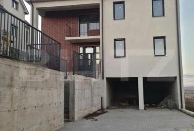 Casă cu 5 camere cu Teren 369 Mp în Dezmir