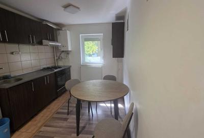 Apartament cu 2 camere decomandat în Lipovei