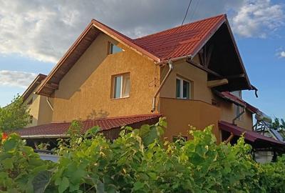 Casă cu 4 camere în Valea Mare