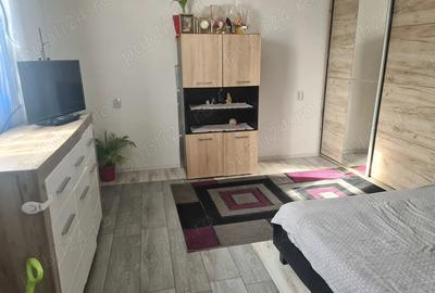 Casă cu 3 camere cu Teren 1980 Mp în Central