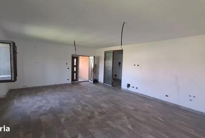 Casă cu 4 camere cu Teren 3960 Mp în Central - 4