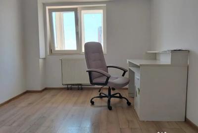 Apartament cu 3 camere decomandat în Păcurari - 2