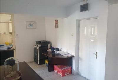 Spațiu comercial, de 73 mp, în Central