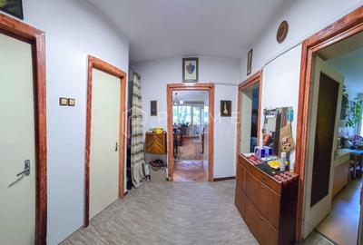 Apartament cu 3 camere decomandat în 7 Noiembrie