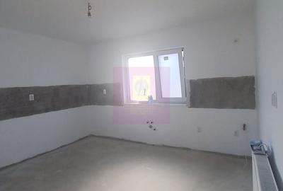 Casă cu 3 camere cu Teren 400 Mp în Central