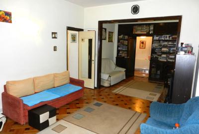 Apartament cu 3 camere circular în Universitate