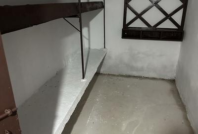 Casă cu 3 camere în Exterior Vest