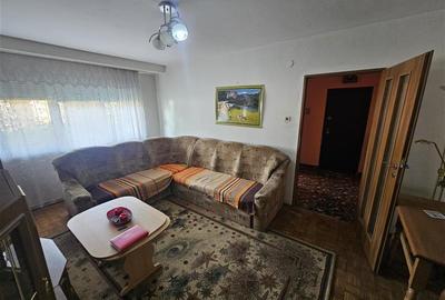 Apartament cu 2 camere semidecomandat în Micro I - 11