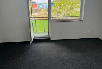 Apartament cu 3 camere decomandat în Central - 2
