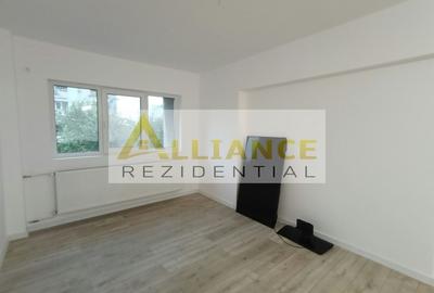 Apartament cu 3 camere decomandat în Sud