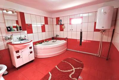 Casă cu 5 camere cu Teren 1500 Mp în Turia - 16
