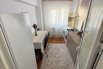 Apartament cu 2 camere decomandat în 1 Mai