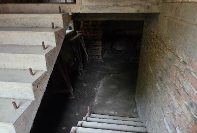 Casă individuală cu 5 camere cu Teren 637 Mp în Central - 4
