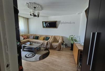 Apartament cu 3 camere decomandat, mobilat în Pantelimon