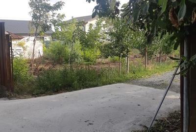 Teren de 1100 mp, în Vânători
