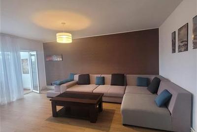Apartament cu 3 camere decomandat, mobilat în Faleza Nord