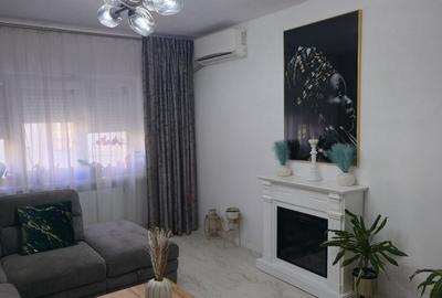 Apartament cu 4 camere în Craiovița Nouă