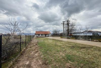 Casă cu 4 camere cu Teren 2000 Mp în Central - 12