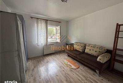 Apartament cu 3 camere în Decebal