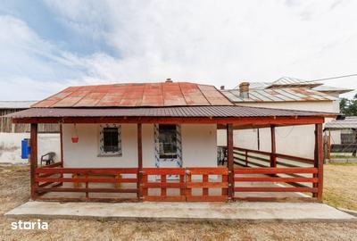 Casă cu 2 camere cu Teren 2140 Mp în Lunca