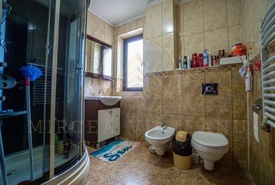 Casă individuală cu 7 camere cu Canalizare în Palazu Mare - 10